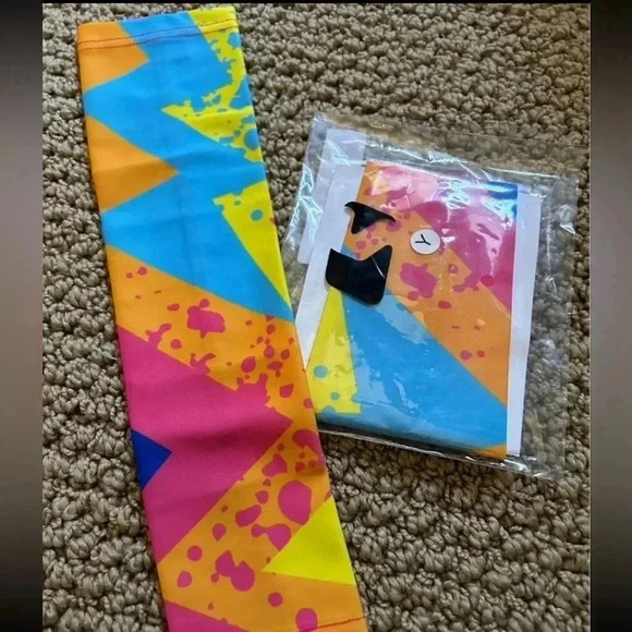 NEW Kids Sleefs arm sleeves. Great for keeping arms warm during soccer etc - Picture 2 of 2